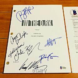 IN THE DARK SIGNED PILOT 59 PAGE SCRIPT BY 7 CAST with BECKETT COA PERRY MATTFELD