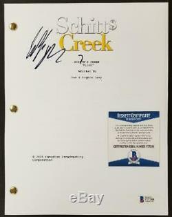 Jennifer Robertson signed Schitt's Creek Pilot TV Script Auto D Beckett BAS COA
