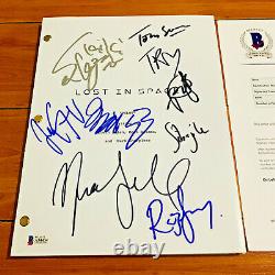 LOST IN SPACE SIGNED FULL 72 PAGE PILOT SCRIPT BY 7 CAST MEMBERS with BECKETT COA