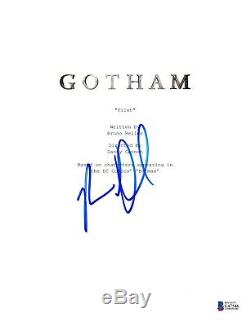 Robin Lord Taylor Signed Gotham Pilot Script Beckett Bas Autograph Auto A