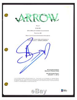 Stephen Amell Signed Autographed ARROW Pilot Episode Script Beckett COA