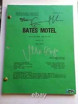 Vera Farmiga & Freddie Highmore Bates Motel Signed Pilot Script Norman & Norma